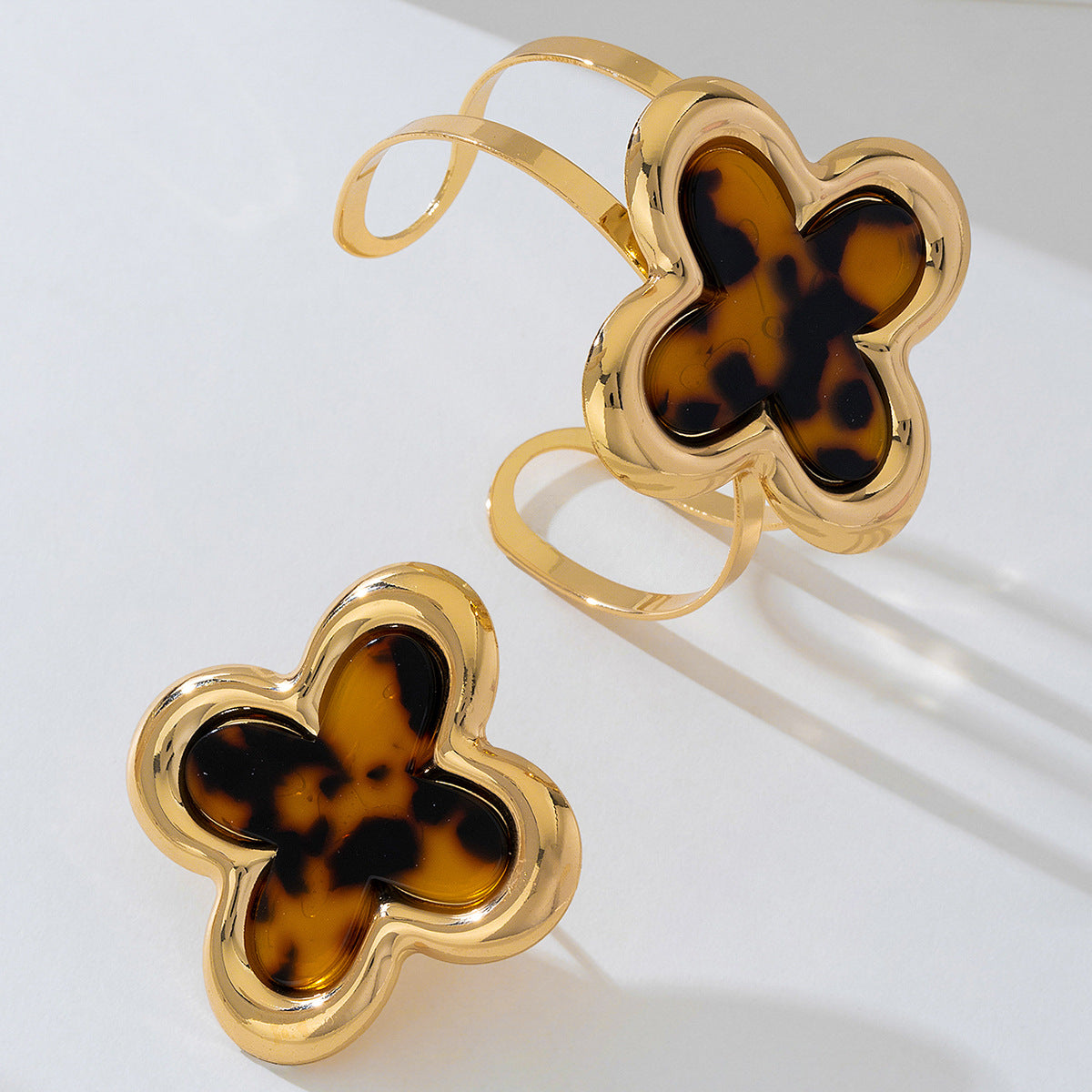 Planderful Open Leopard Print Flower Clover Set for Women