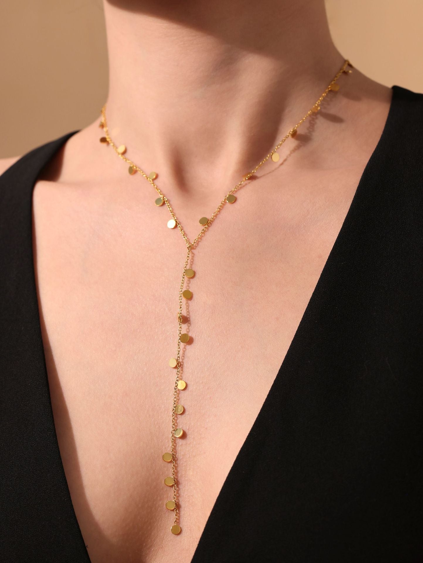 Planderful 18K Gold Fringed Disc Y Necklace Trendsetters