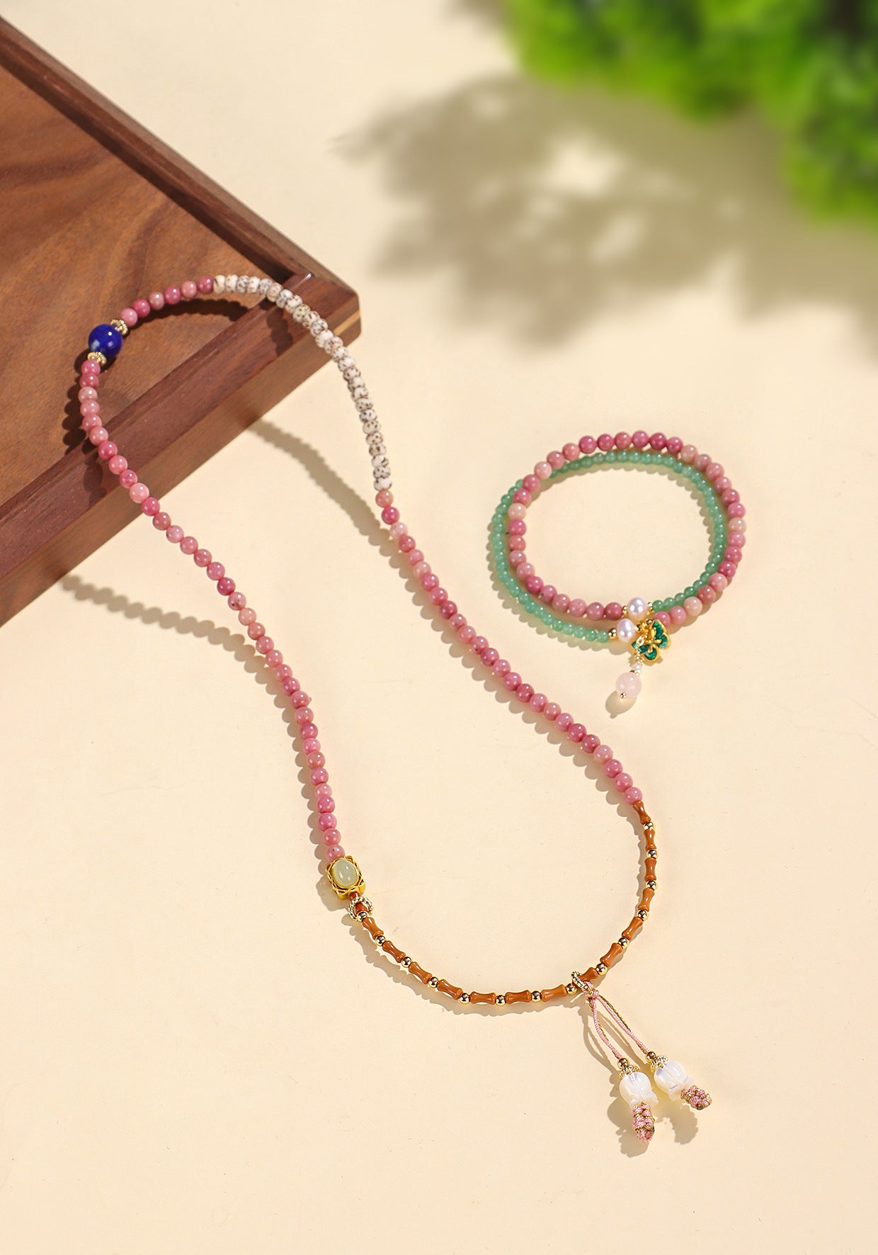 Planderful Fortune's Favor Bracelet – Elegant Chinese Rose Stone Design