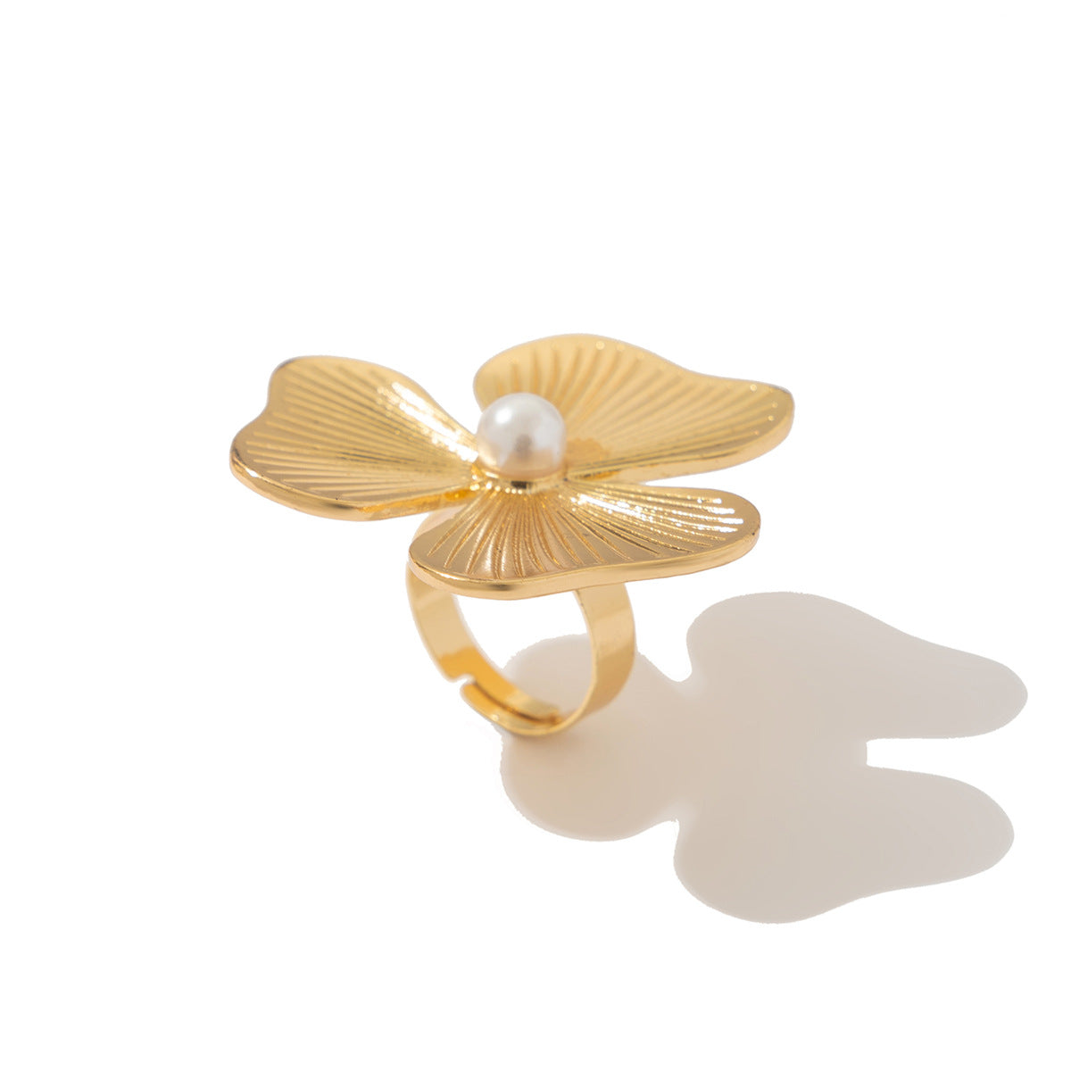 Planderful Vienna Verve Ring – Elegant Flower Design with Imitation Pearl