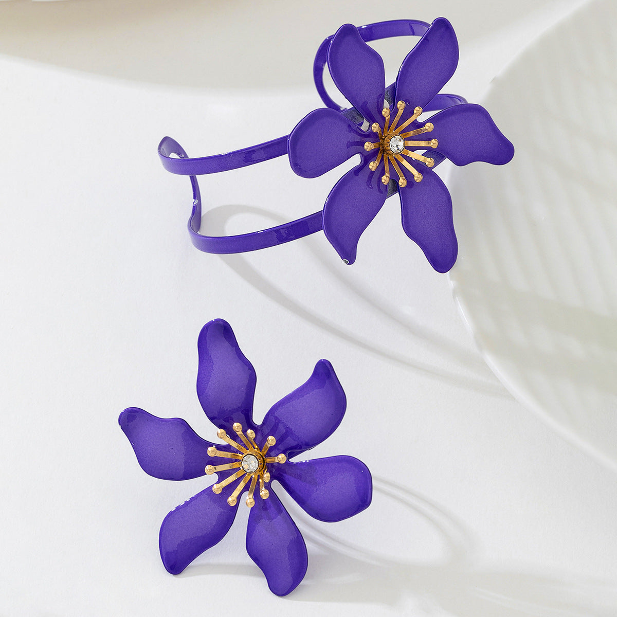 Exquisite Metal Five-Leaf Flower Bracelet Ring Set Planderful