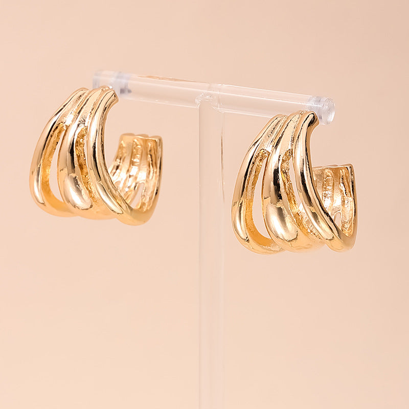 Luxurious Retro Hollow Arc Earrings in C-Shape
