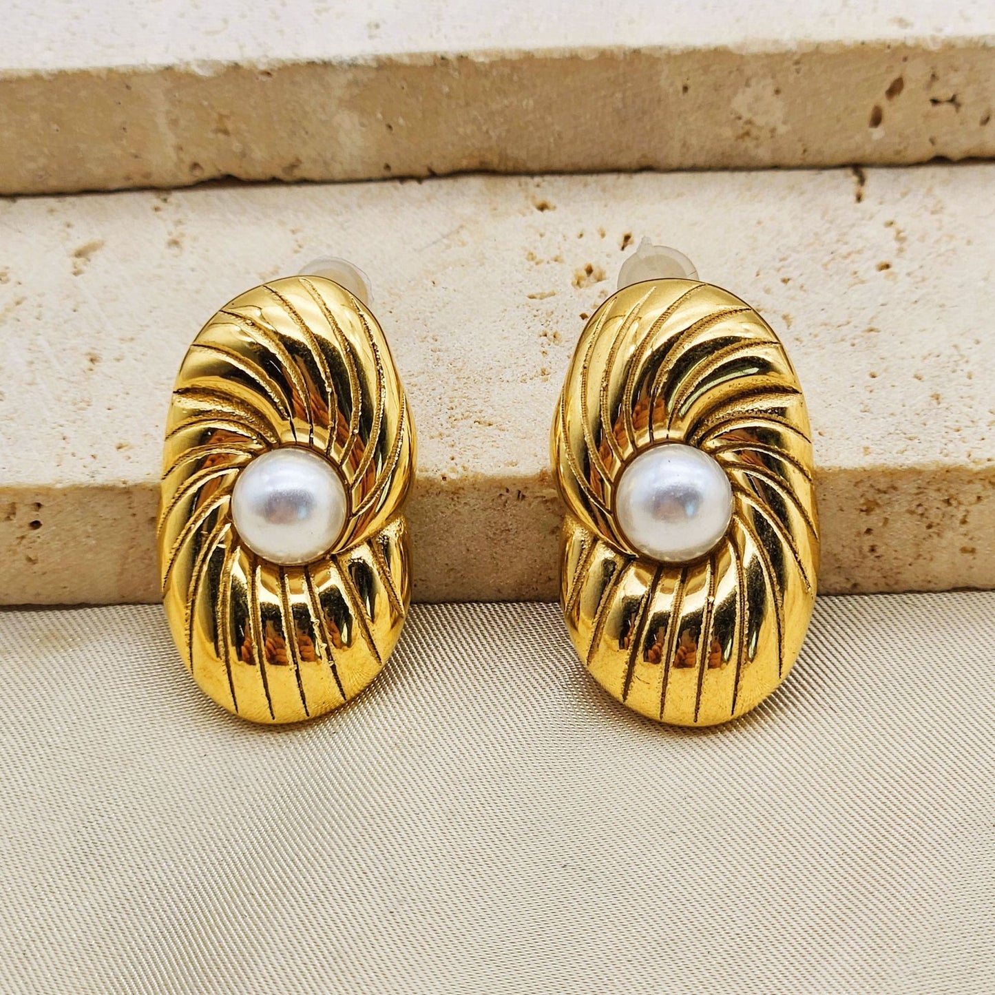 Planderful Everyday Genie Striped Pearl Earrings Gold Plated Titanium Steel Stud For Fashion Forward Women