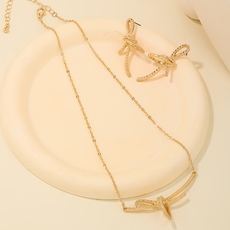 Exquisite Metal Bow Jewelry Set with Elegant Earrings and Necklace - Vienna Verve Collection