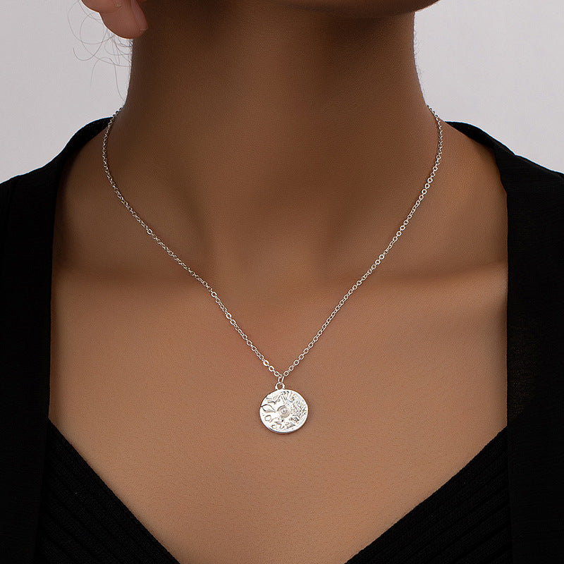 Glamorous Starfish Pearl Pendant Necklace - Elegant Women's Jewelry Piece