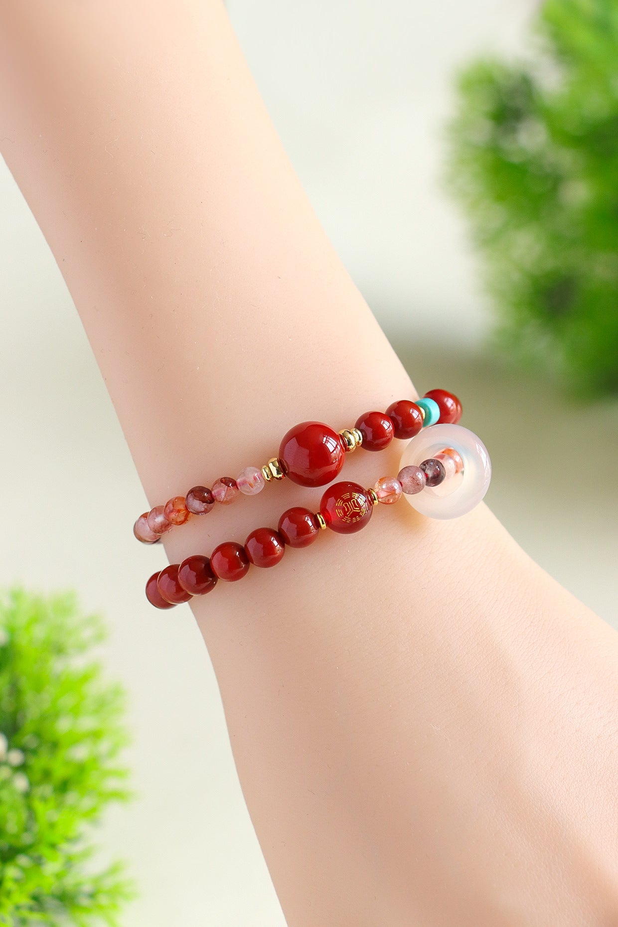 Planderful Fortune's Favor Crystal Bracelet – Unique Aquamarine and Agate Design