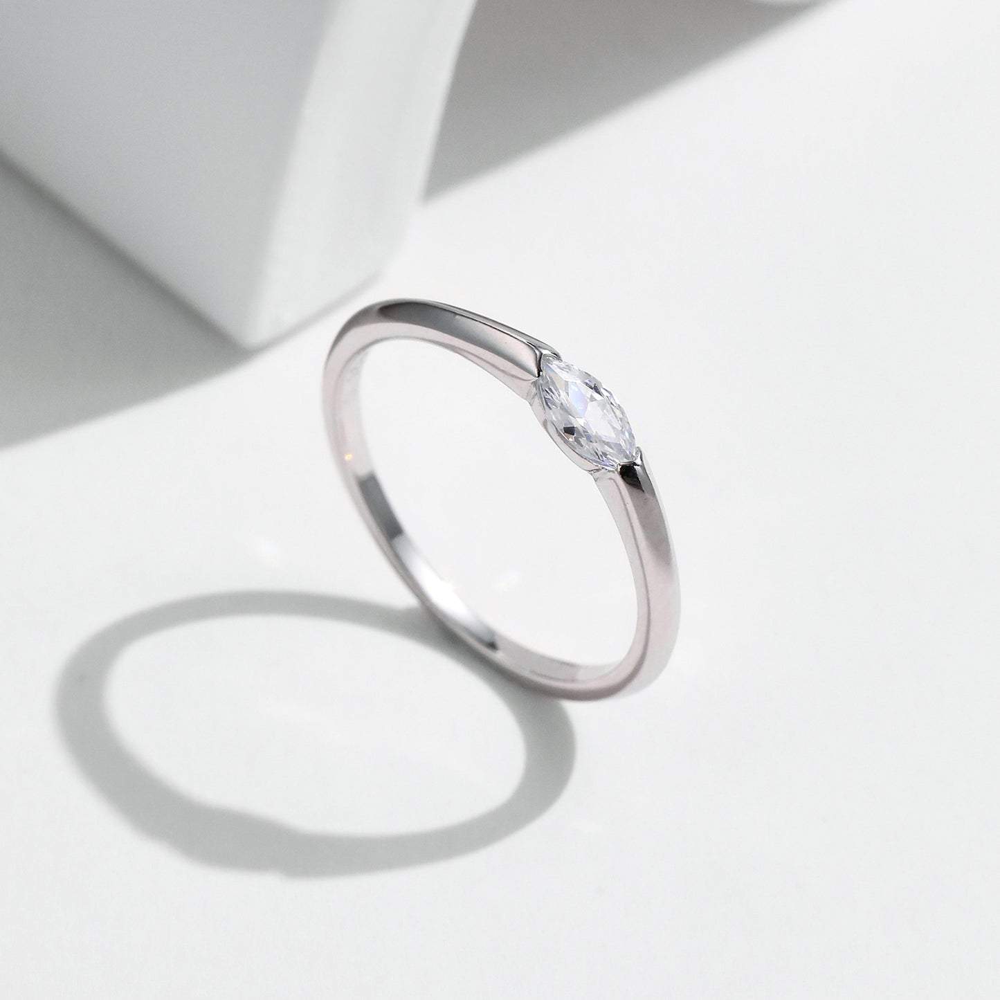 Planderful Everyday Genie Zircon Ring – Minimalist Shining Design