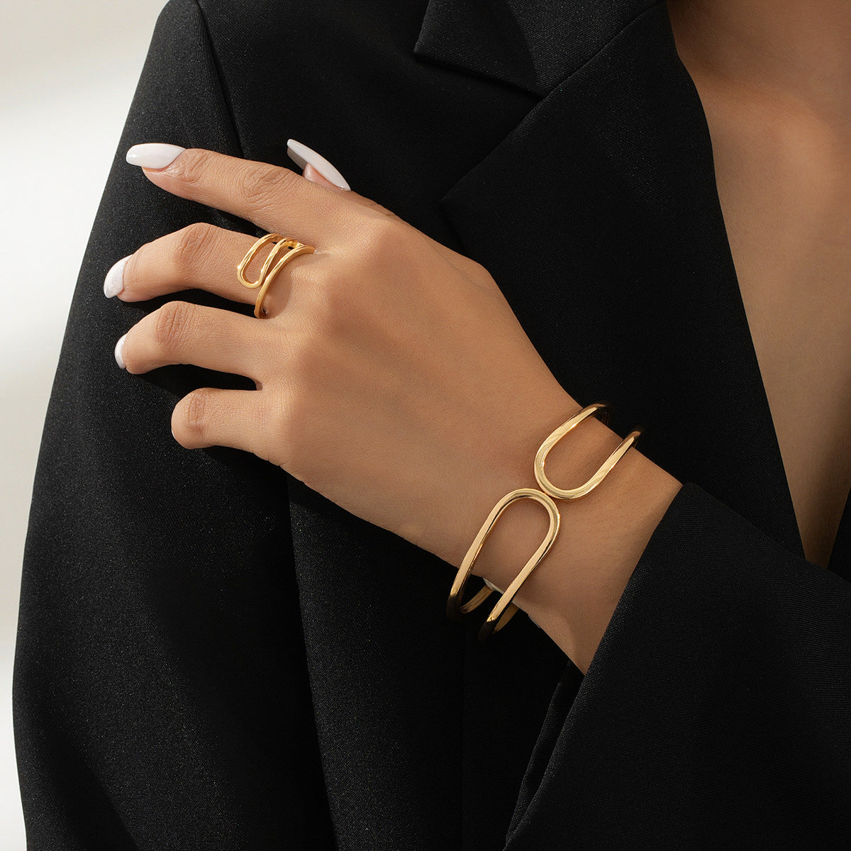 Planderful Vienna Verve Jewelry Set – Stylish Metal Geometric Design