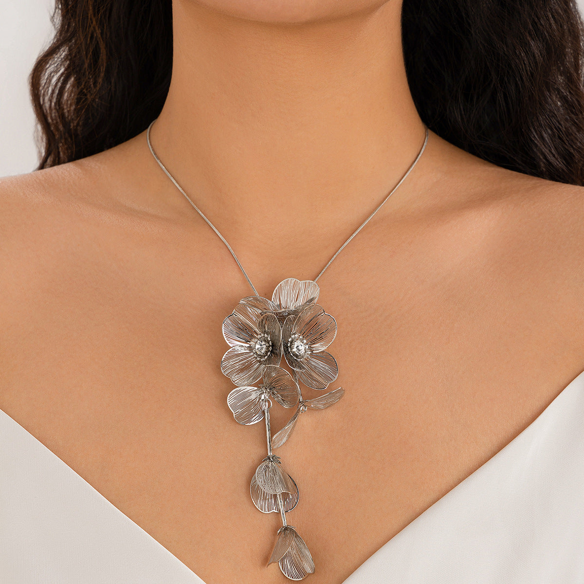 Crystal-Style Flower & Ginkgo Fringe Necklace