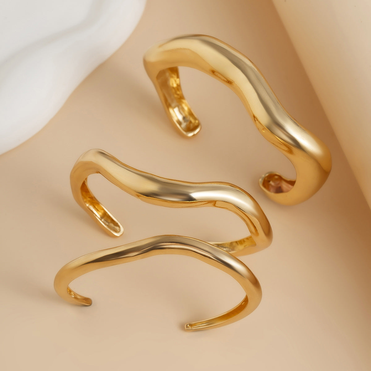Planderful Vienna Verve Punk Style Heavy Metal Bracelet Bold Curved Wavy Opening For Rebels