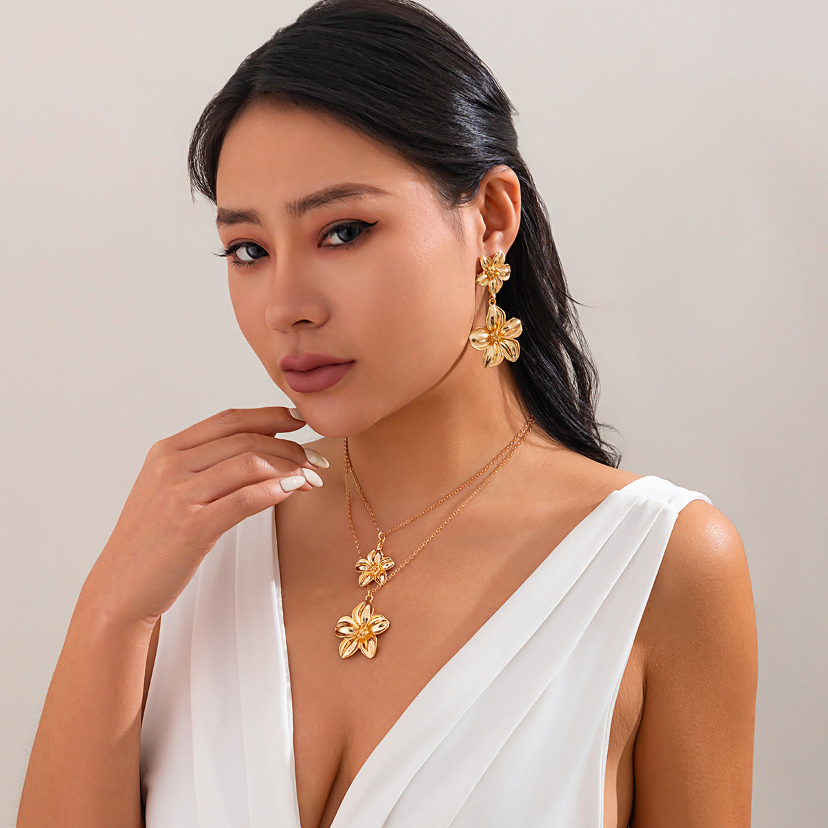 Planderful Vienna Verve Flower Pendant Set – Retro Three-Dimensional Design