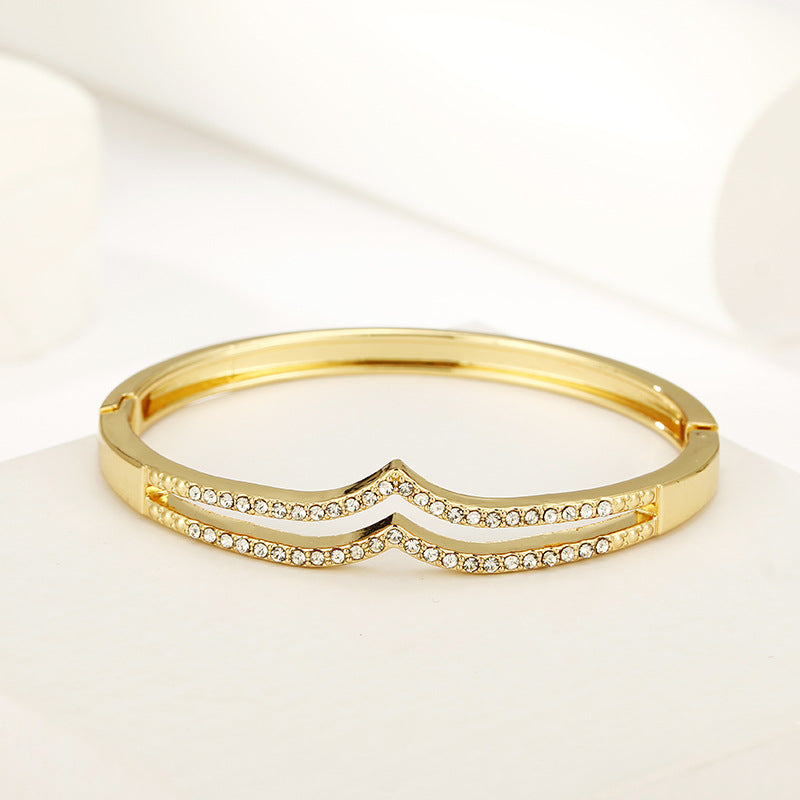 Gorgeous Embellished High-End Bracelet in Light Luxury Style