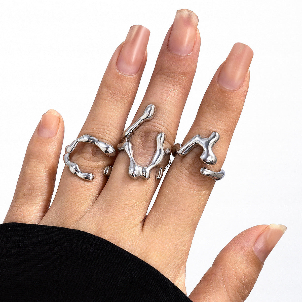 Planderful Vienna Verve Ring Set – Unique Hollow Liquid Design