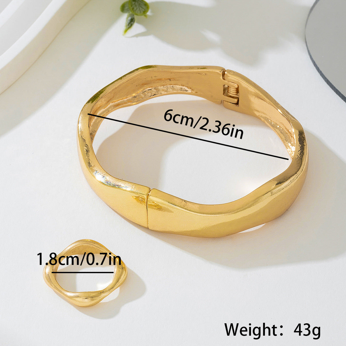 Planderful Vienna Verve Jewelry Set – Fashionable Retro Metal Design