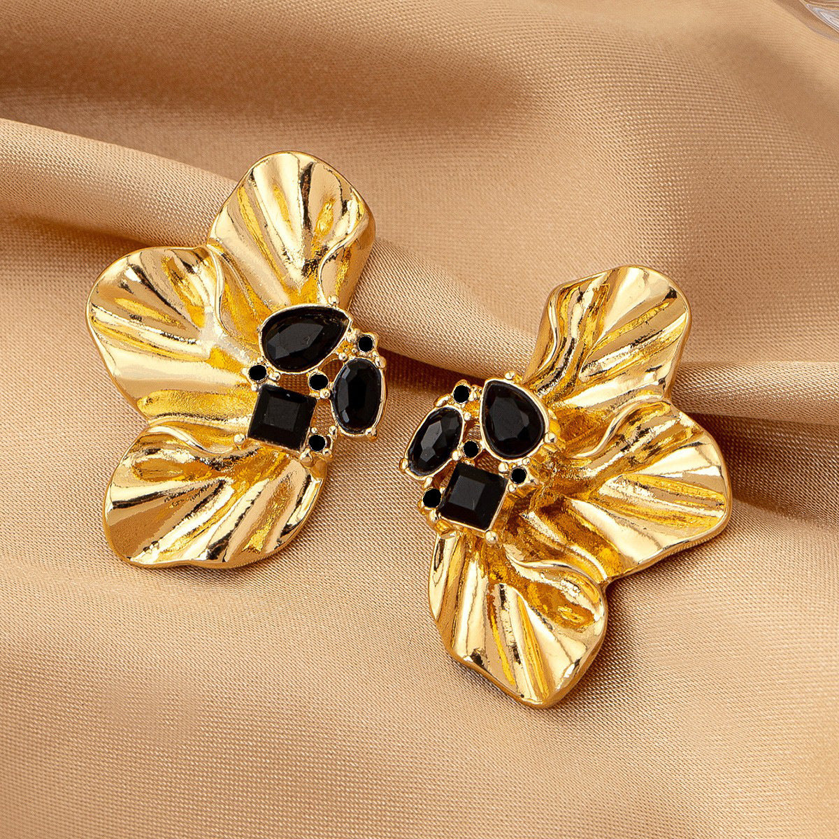 Planderful Vienna Verve Earrings – Fashionable Rhinestone Flower Design