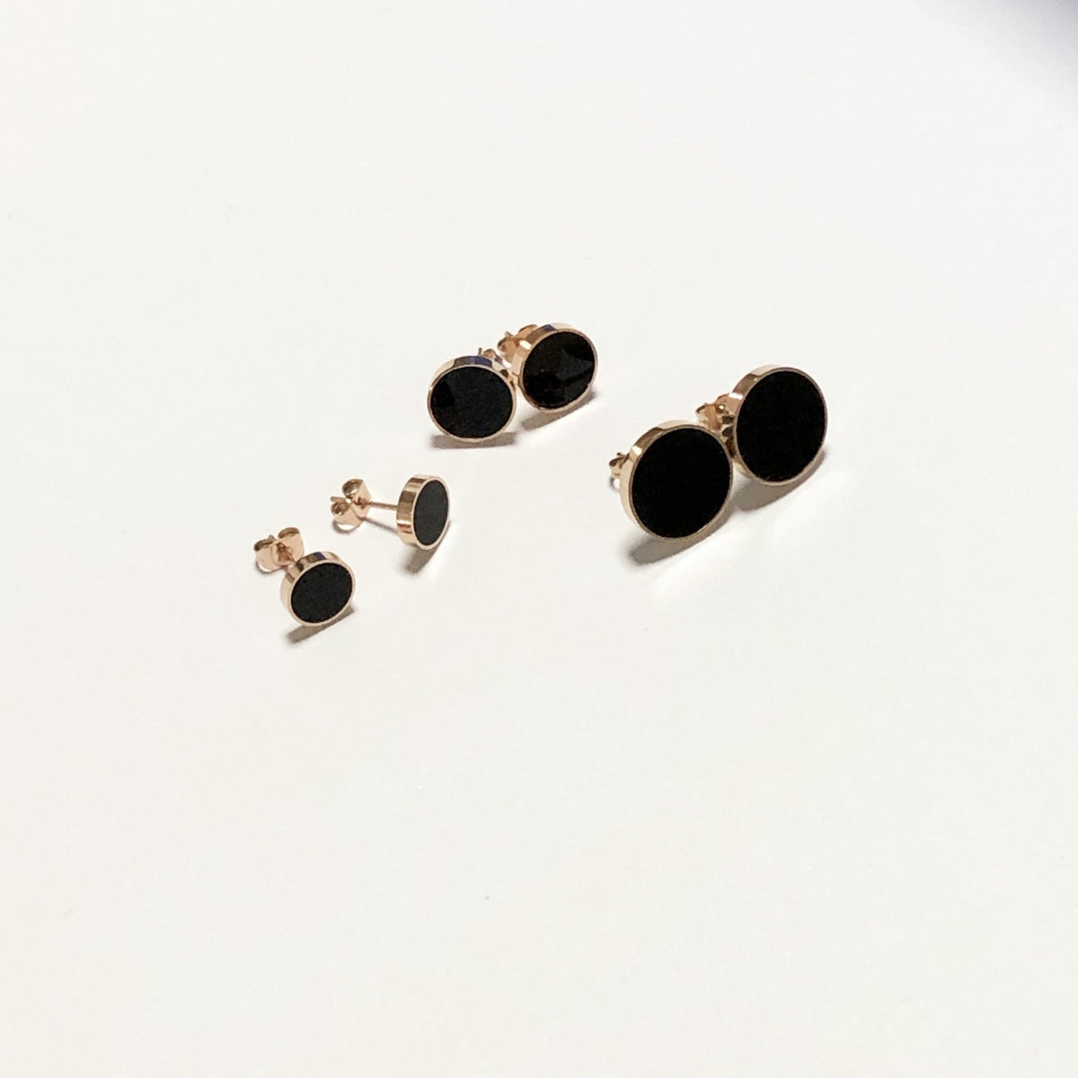 Black Resin Earrings — 10 mm
