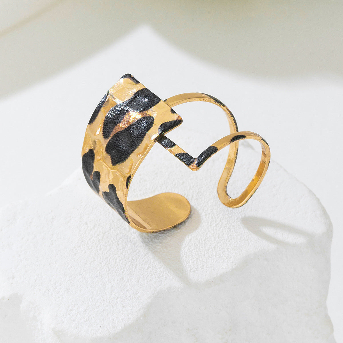 Planderful Vienna Verve Jewelry Set – Fashionable Irregular Leopard Print Design