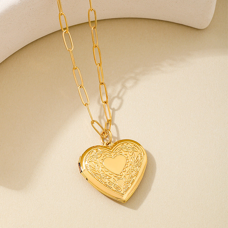 Planderful Vienna Verve Necklace – Fashionable Retro Metal Love Box Design