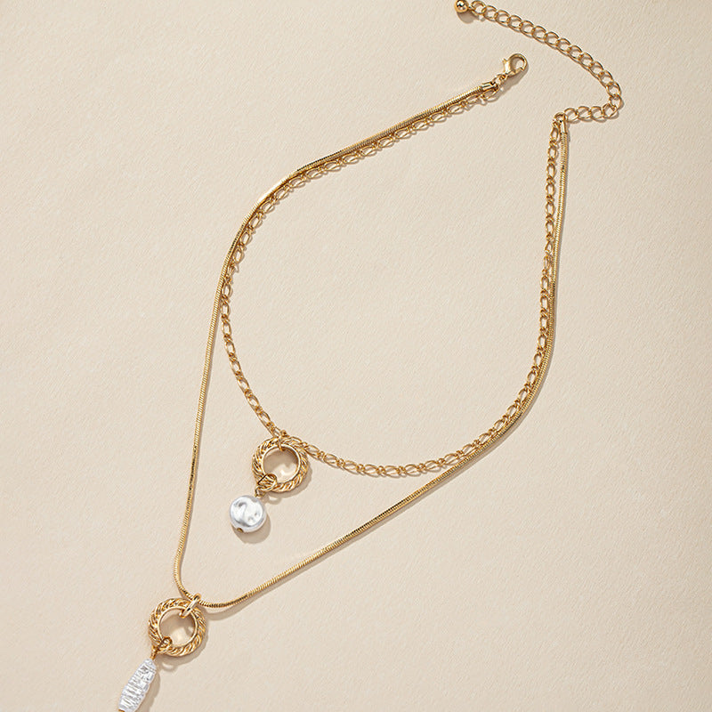 Elegant Double-Layer Pearl Pendant Necklace with Metal Collarbone Chain