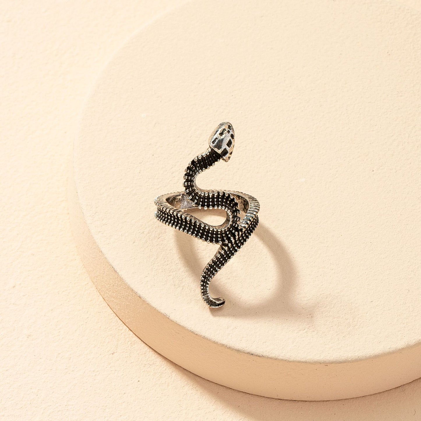 Vintage Snake Statement Ring - Exquisite Handcrafted European Chic