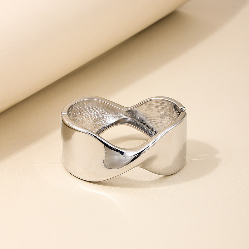 Exaggerated Bow Open Bracelet in Glossy Fashion Design - Vienna Verve Collection