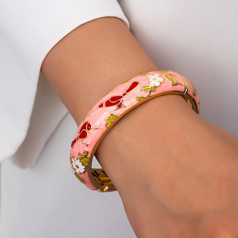 Planderful Vienna Verve Bracelet – Stylish Retro Metal Blooming Flower Design