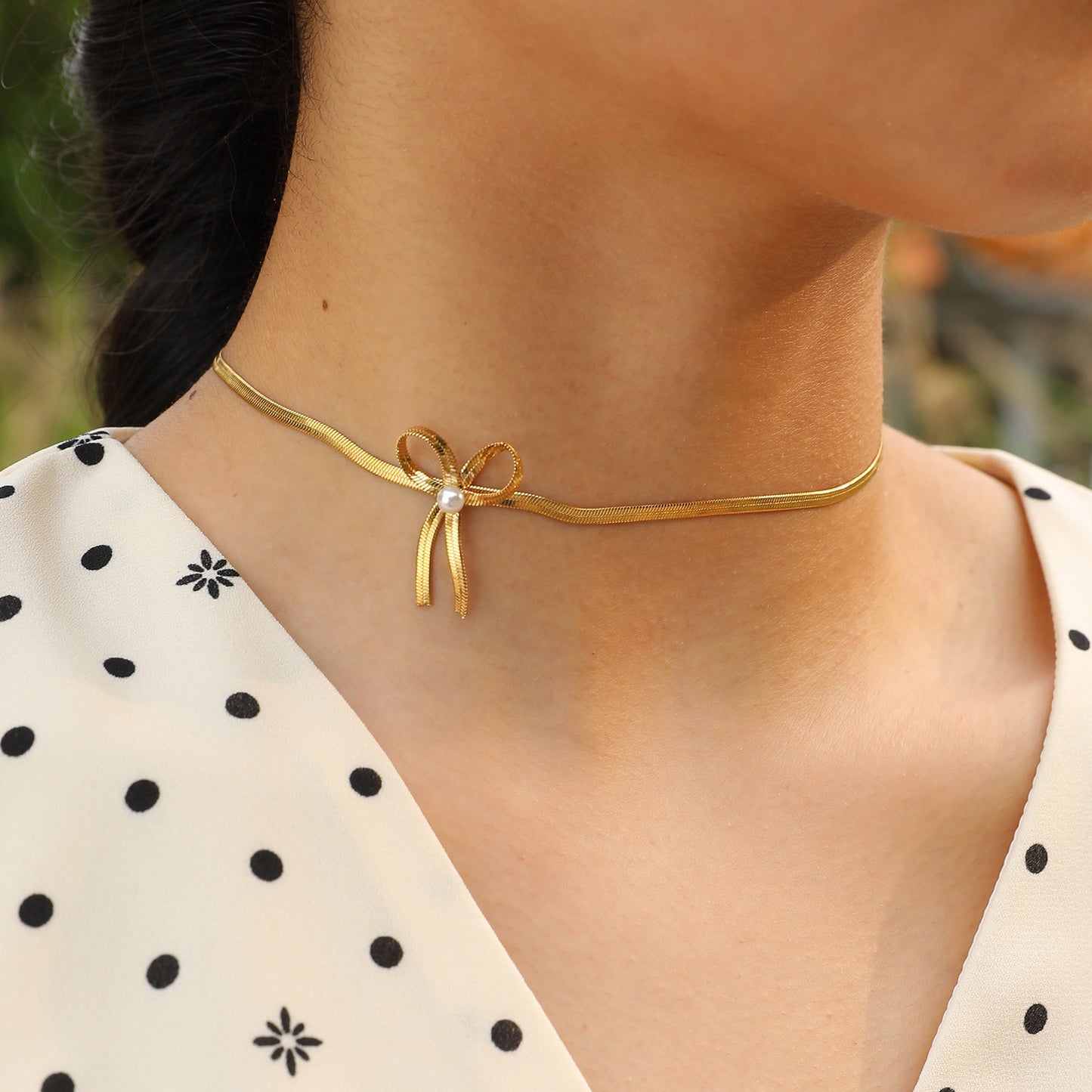 Stainless Steel Flat Snake Chain Imitation Pearl Bow Necklace