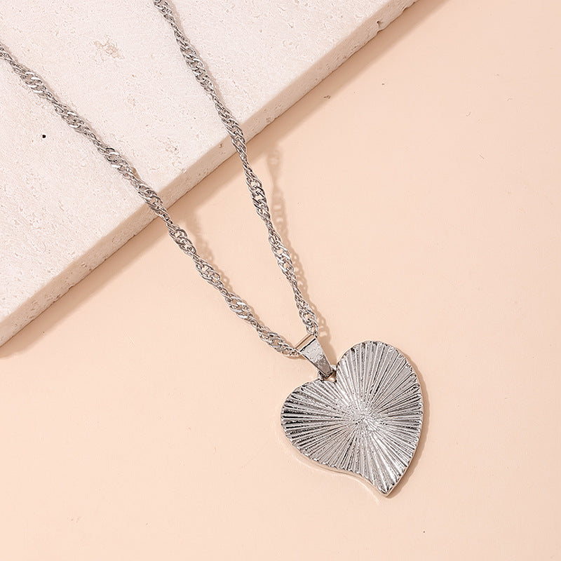 Wholesale European Retro Charm Necklace with Love Pendant