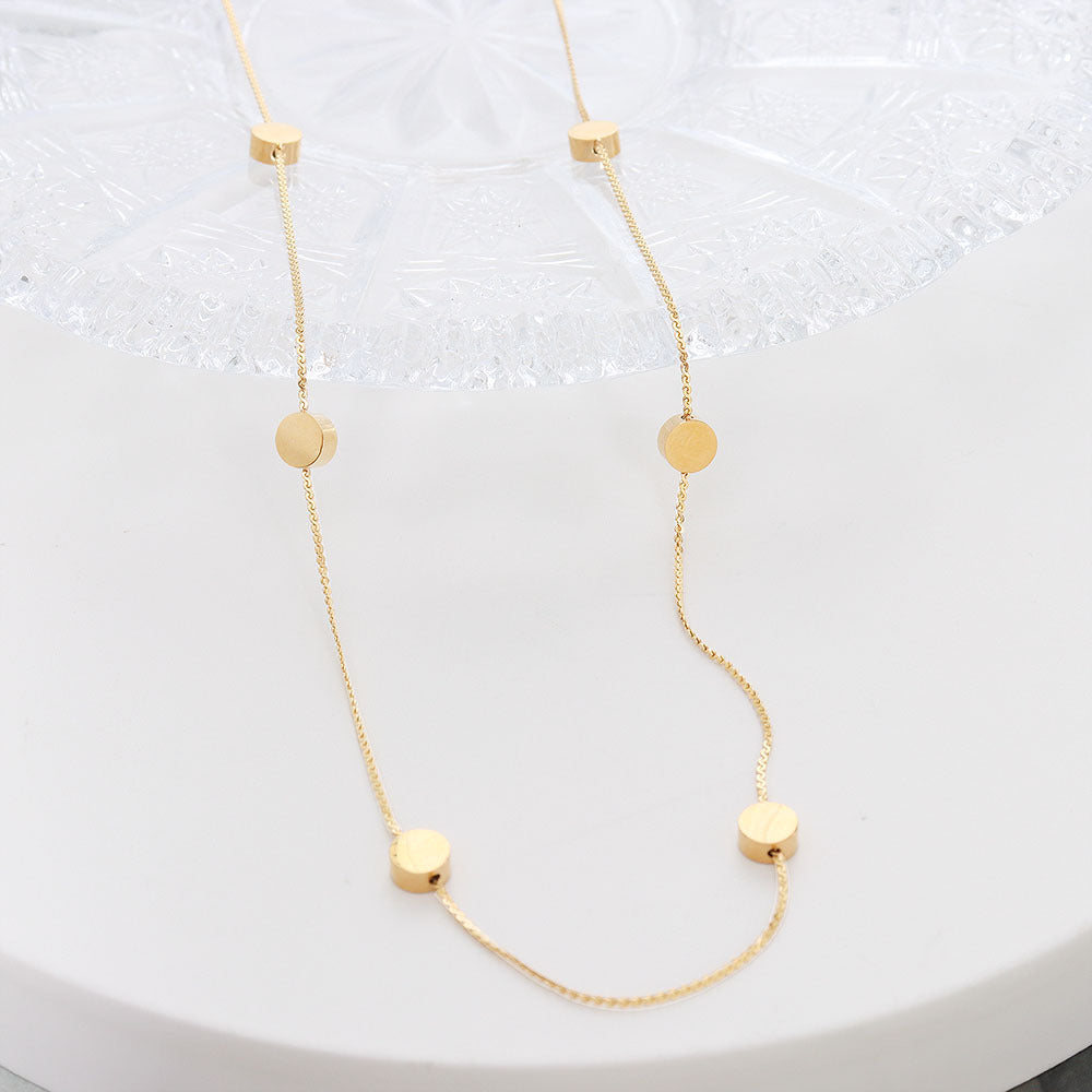 Luxury Gold Bean Choker Necklace with Niche Design