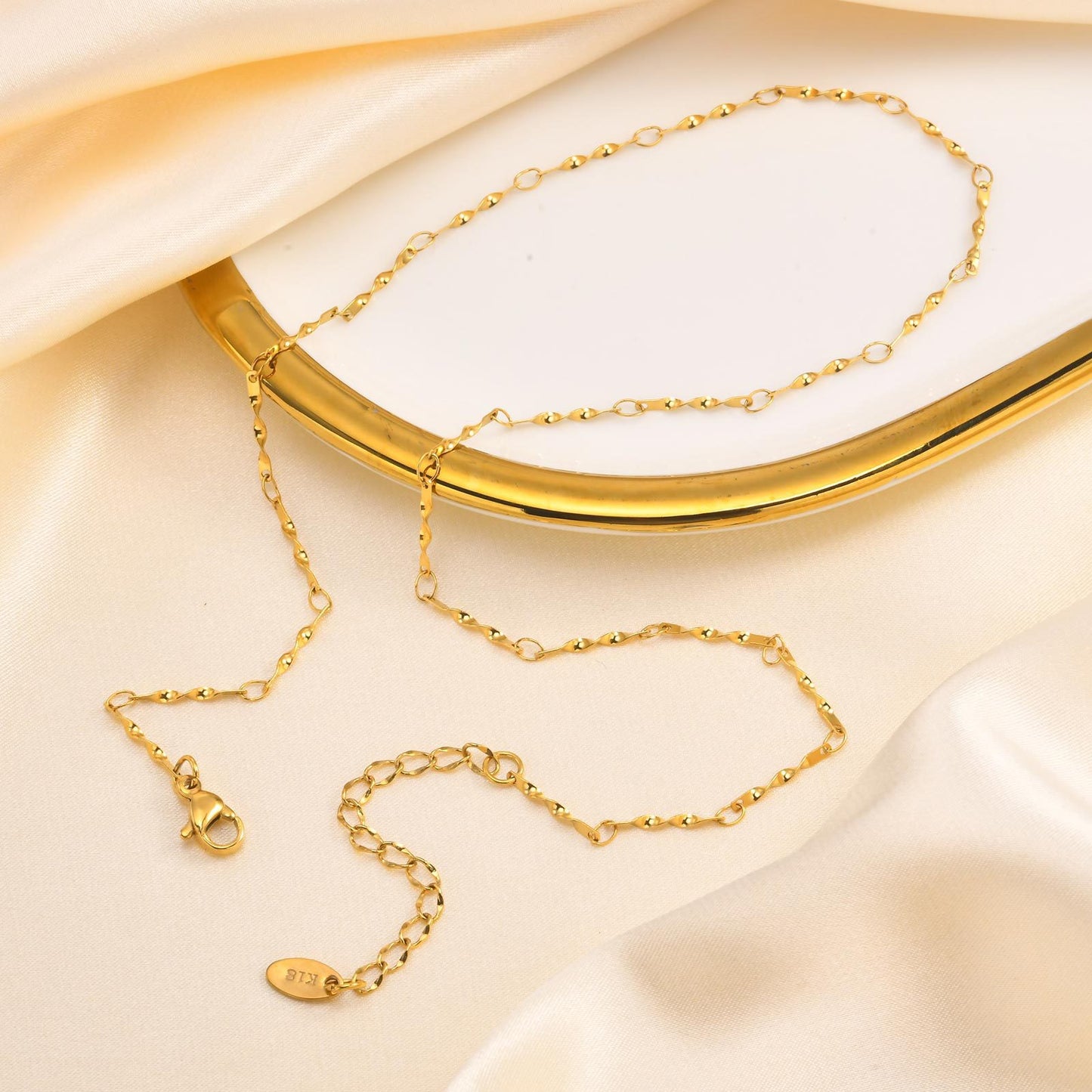 Necklaces Stainless Steel Spiral Knot Necklace Golden Lady