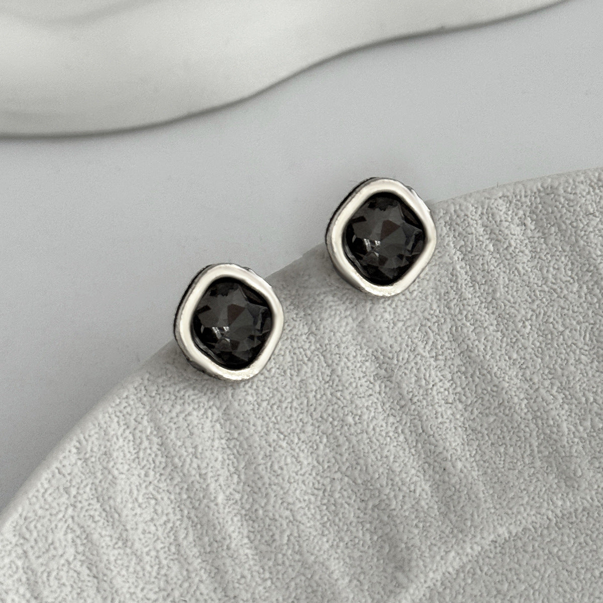 Planderful Vienna Verve Square Gemstone Fringed Stud Earrings For Women Retro European Style Statement Jewelry