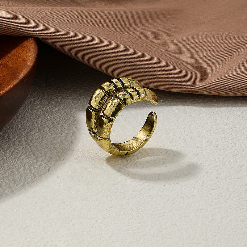 Retro Metal Crab Design Ladies Ring - Vienna Verve Collection