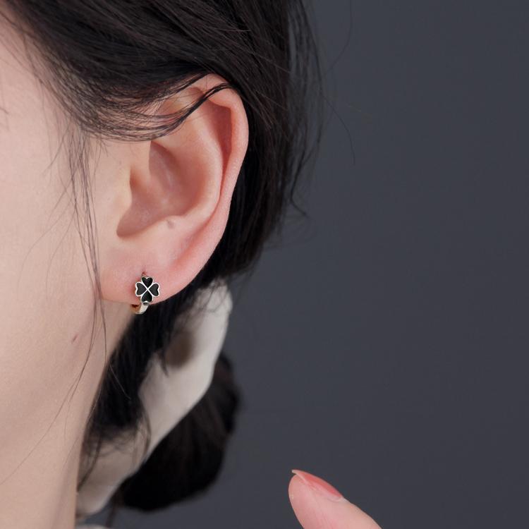 Planderful Sterling Silver Black Four Leaf Clover Earrings For Women Versatile High End Everyday Genie Jewelry