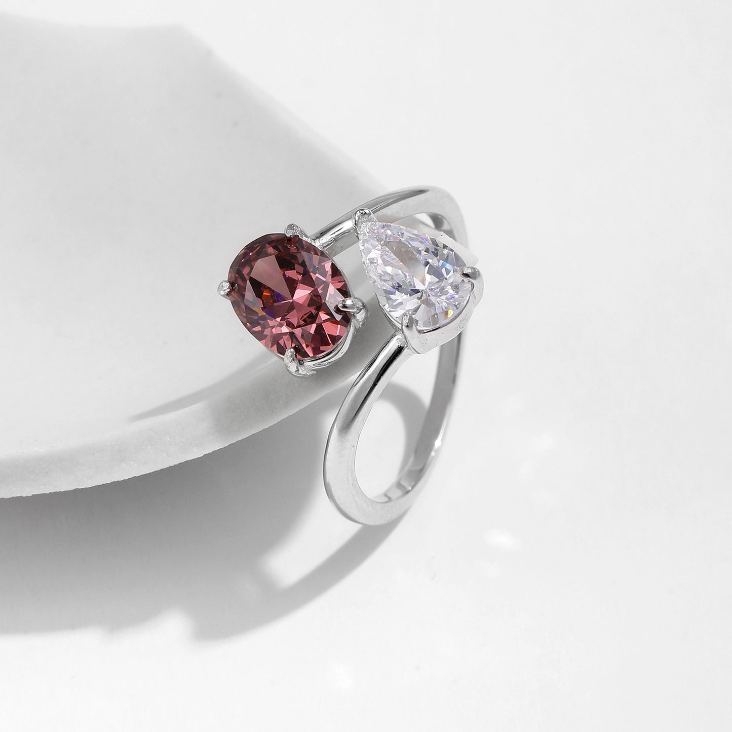 Planderful Gala Fireworks Ring – Irregular Lines with Contrasting Color Design