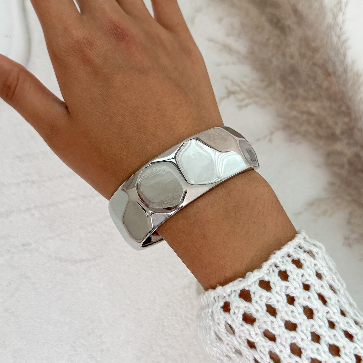 Planderful Vienna Verve Opening Statement Bracelet For Women Geometric Heavy Industry Jewelry