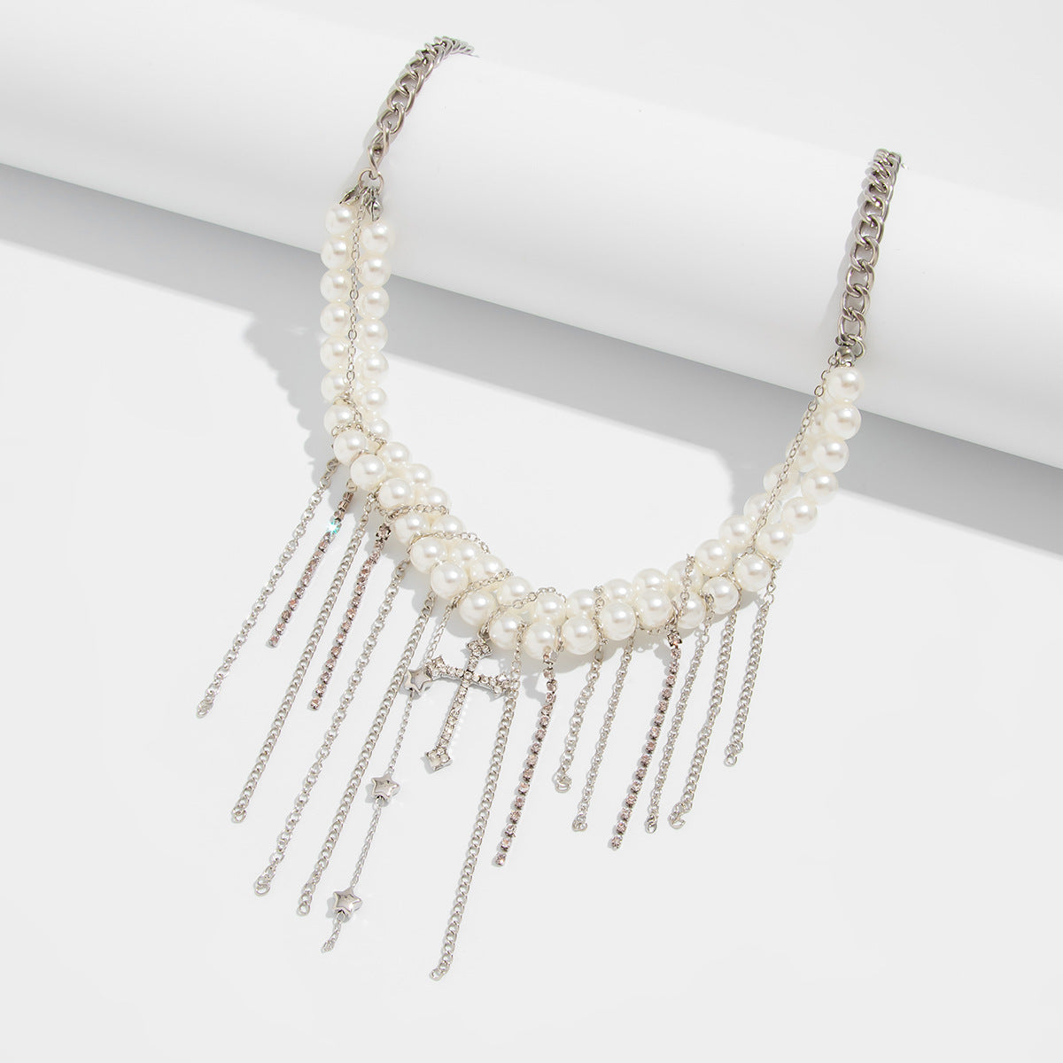 Planderful Vienna Verve Necklace – Elegant Imitation Pearl Design