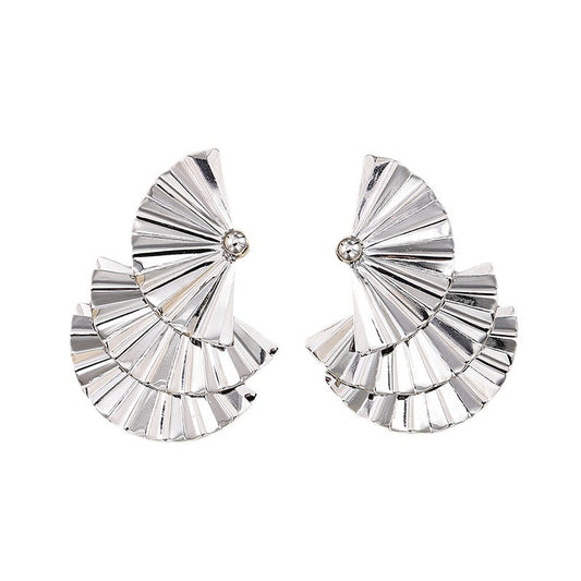 Exquisite Fan-Shaped Earrings with a Bold European-Inspired Design