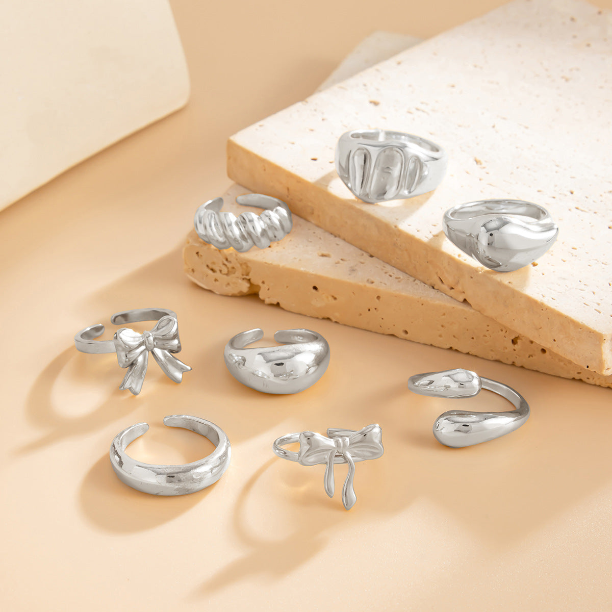 Planderful Vienna Verve Lava Texture Bow Set Joint Ring – Adjustable Geometric Design