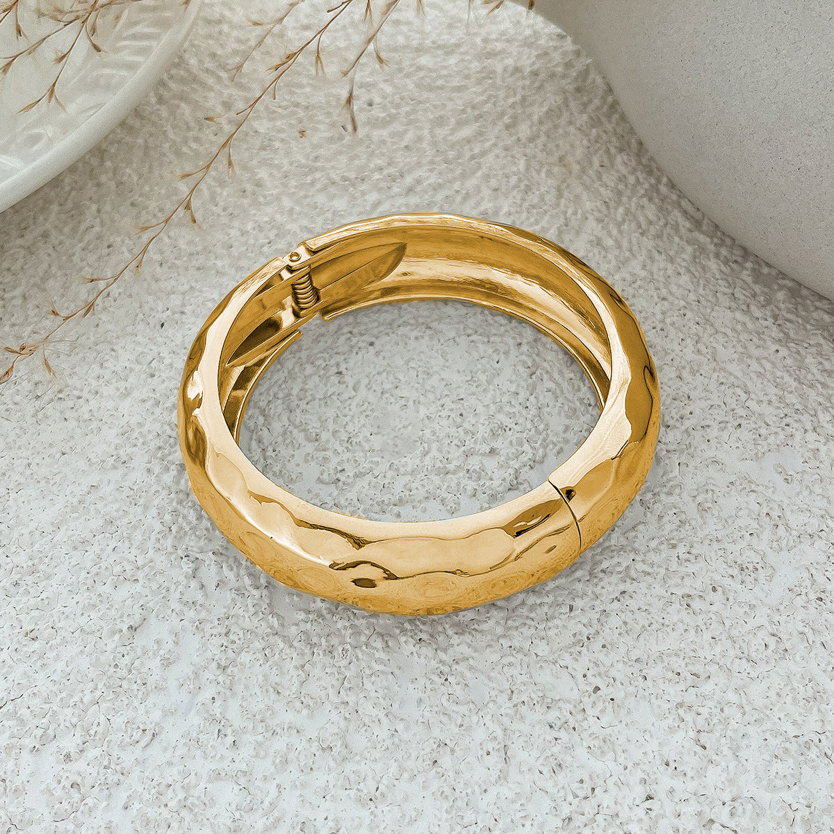 Bracelet Exaggerated Leaf Glossy Bang Irregular Stripe Open-Top Bracelet