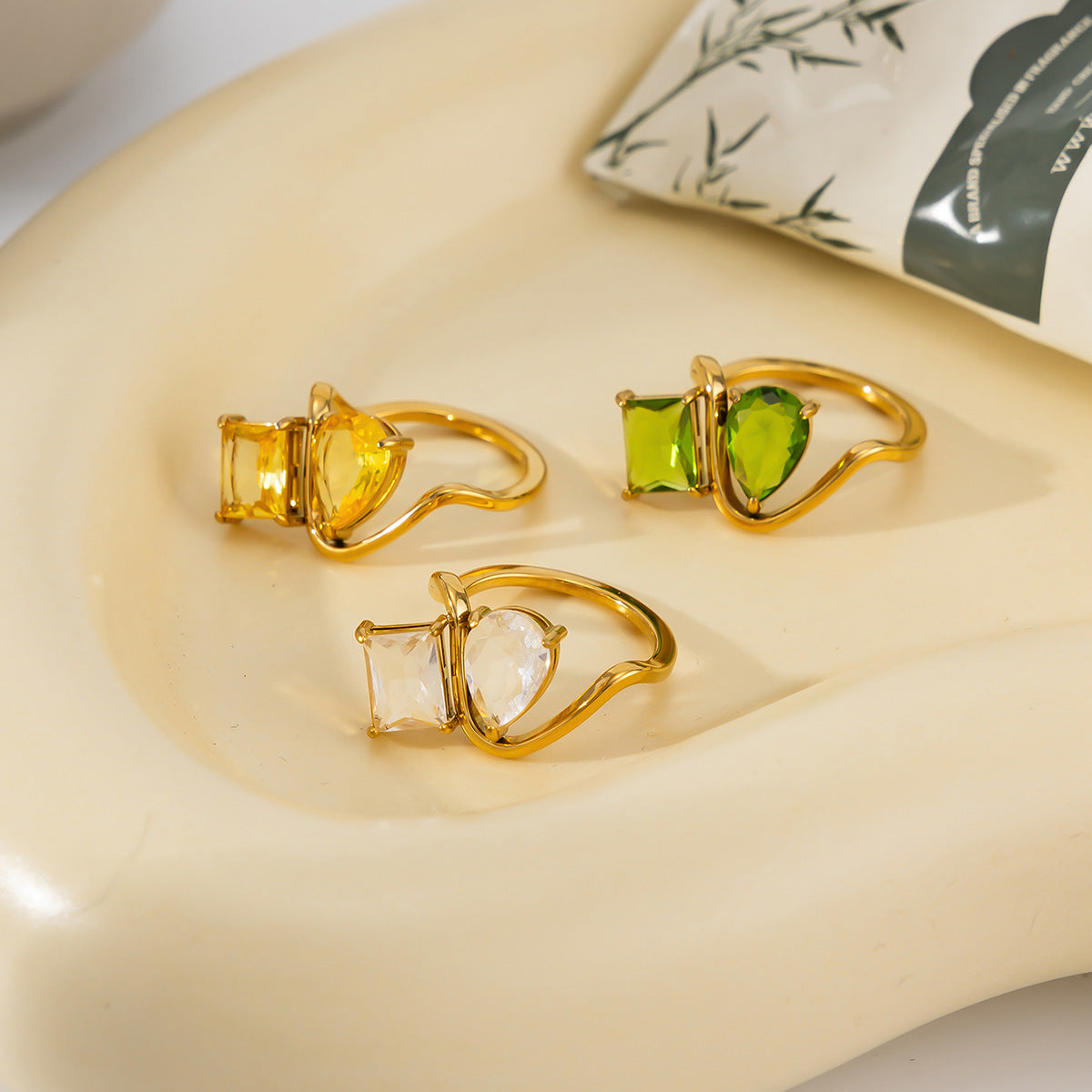Planderful Vienna Verve Stainless Steel S Curve Zircon Ring For Modern Women Statement Jewelry