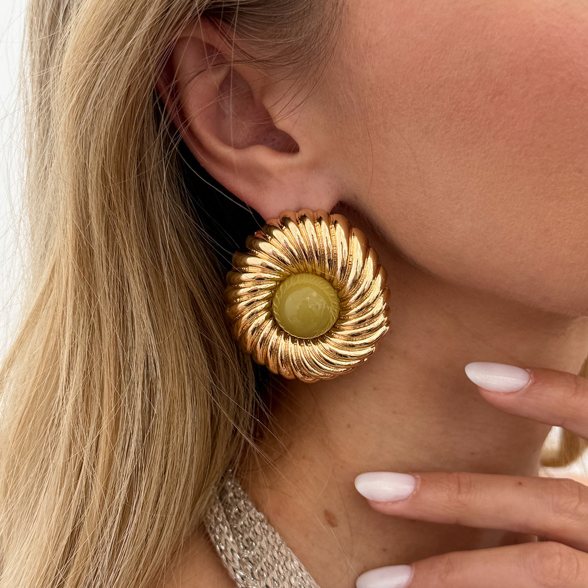 Planderful Vienna Verve Retro Exaggerated Round Gem Stud Earrings for Women Bold Geometric Jewelry