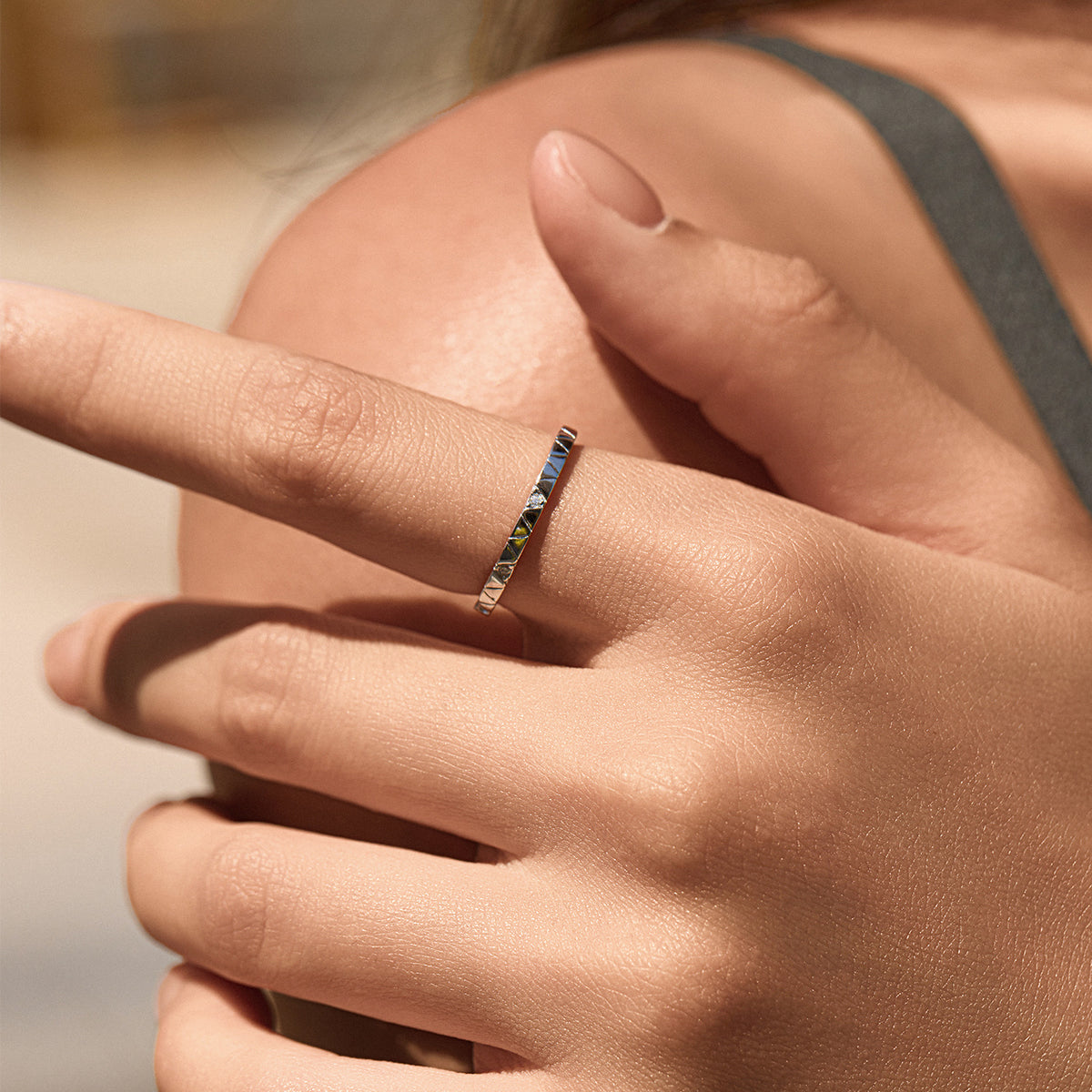 S925 Sterling Silver Triangle-Detail Moissanite Ring