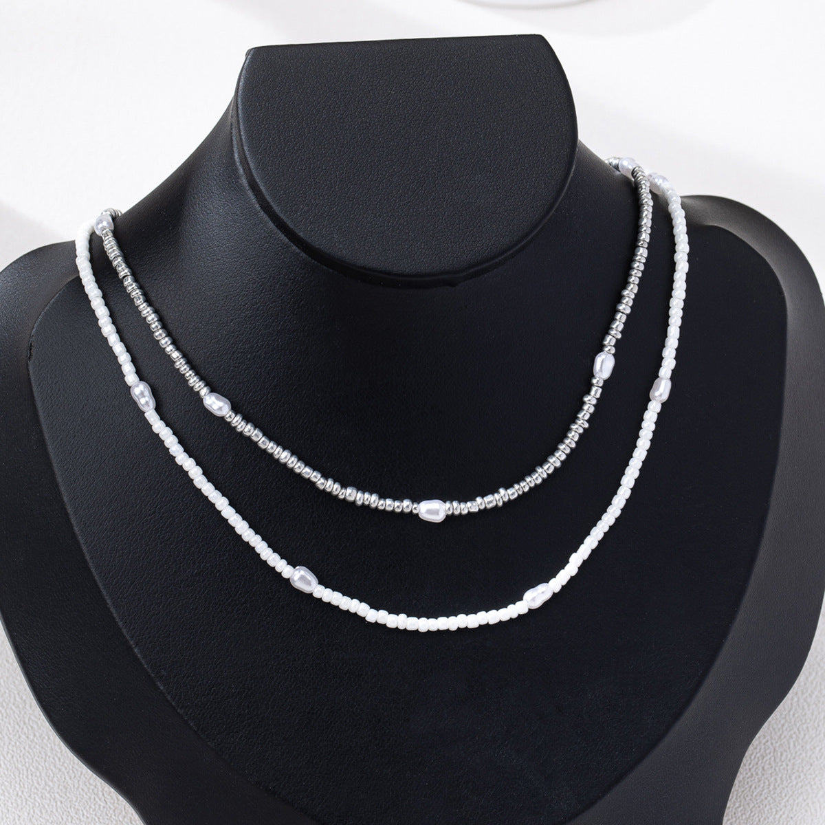 Planderful Vienna Verve Necklace Set – Fashionable Pearl Beaded Design