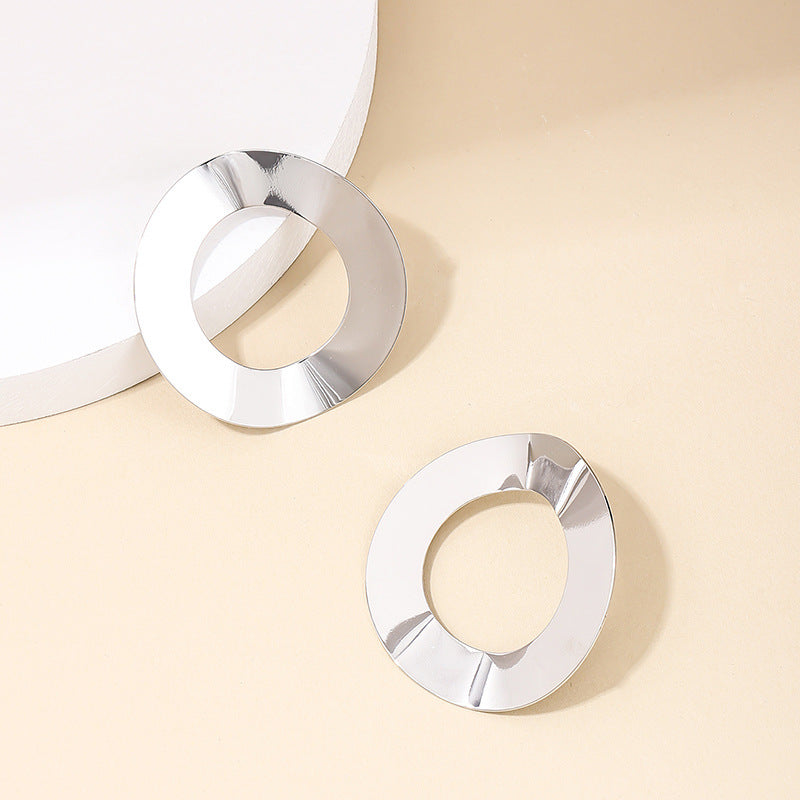 Exaggerated Hollow Ring Earrings - Vienna Verve Collection