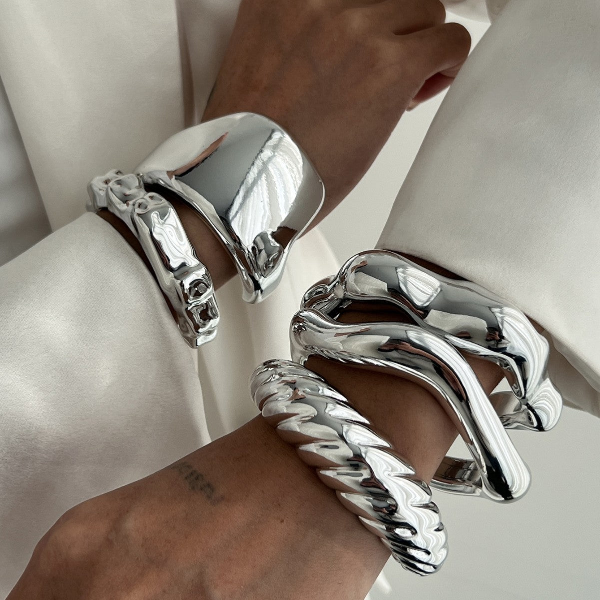 Planderful Vienna Verve Bracelet – Fashionable Geometric Design