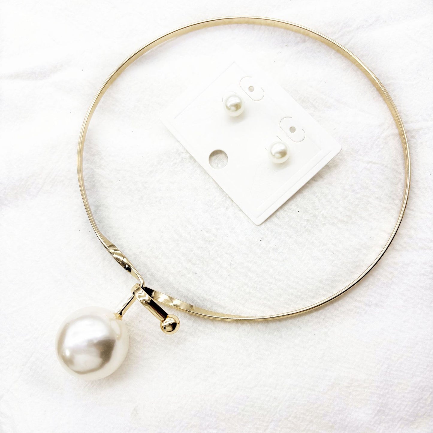 Planderful Savanna Rhythms Necklace – Elegant Imitation Pearl Design