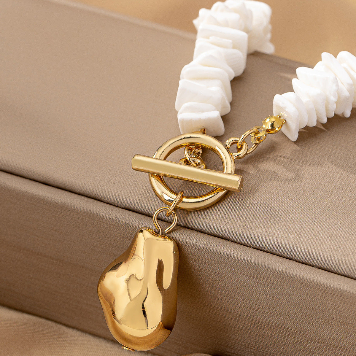 Planderful Vienna Verve Necklace – Irregular Natural Shell Design