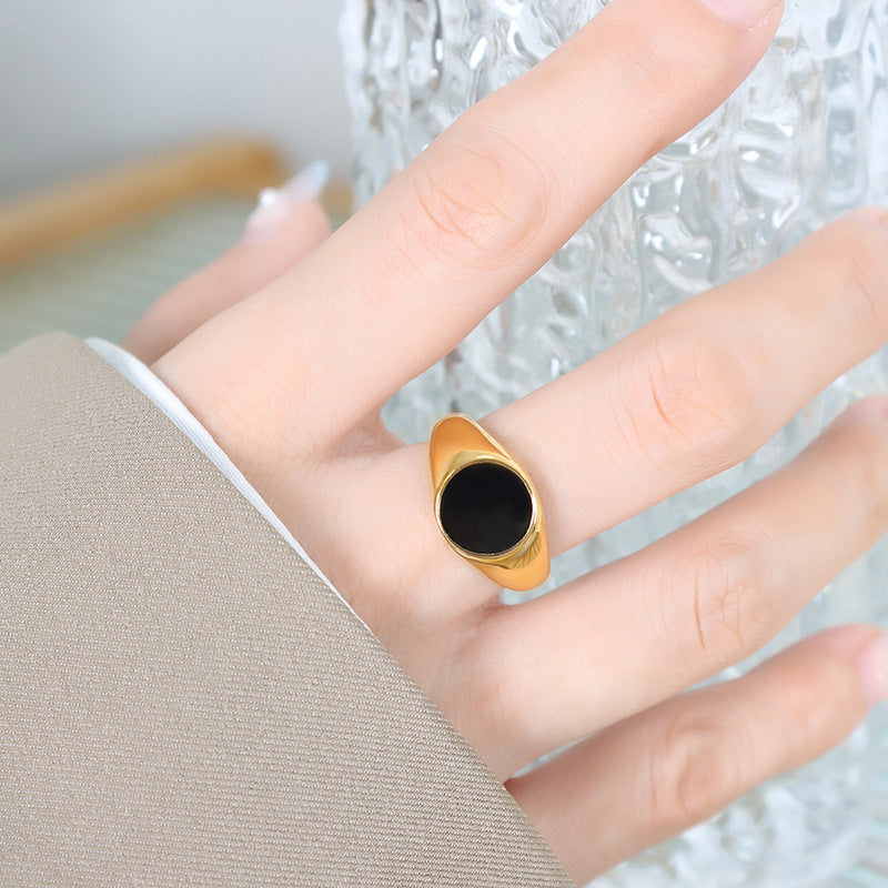 Chic 18k Gold-Plated Black Drip Oil Ring with French-Inspired Design