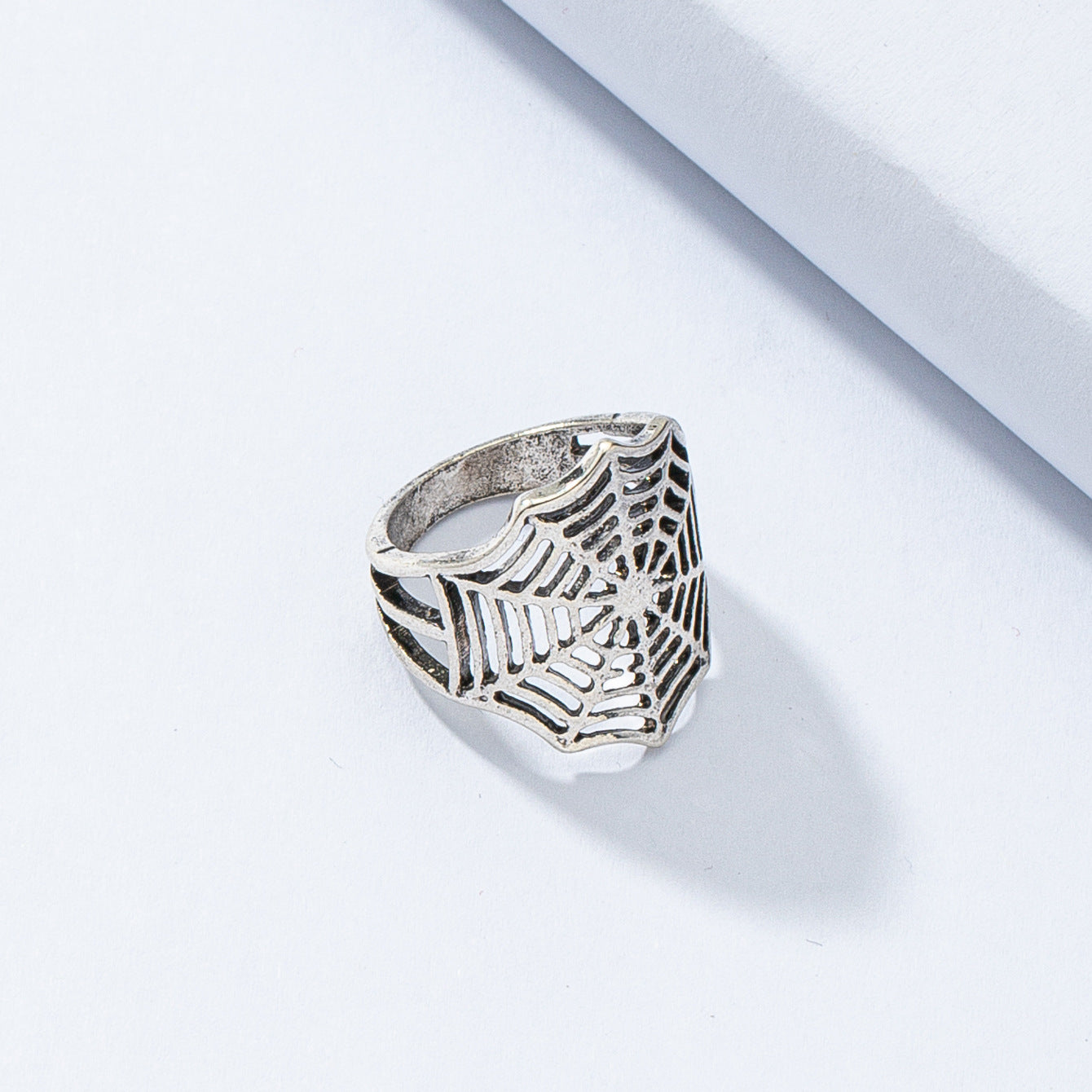 Exaggerated Personality Mesh Retro Rings - Vienna Verve Collection