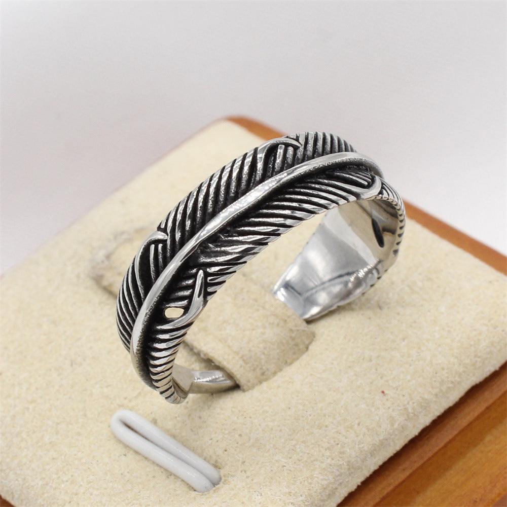 Planderful Everyday Genie – European and American Personalized Retro Feather Men's Titanium Steel Ring